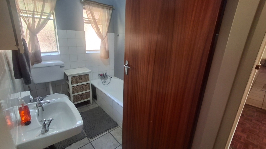 3 Bedroom Property for Sale in Roodia Free State